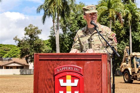 Th Engineer Bde Bids Farewell To Commander Article The United