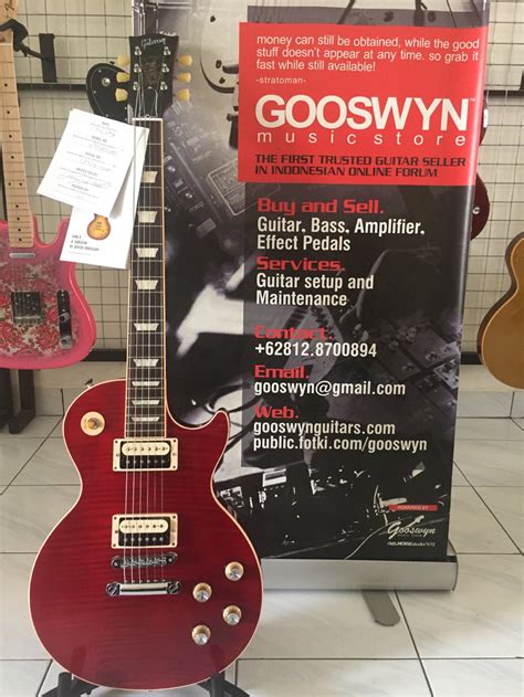 Sold Collectible Gibson Usa Slash Signature Rosso