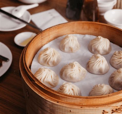 Din Tai Fung Dumplings Served By Robots At Centre Point London