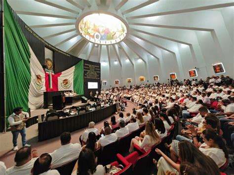 Conmemoran 49 aniversario de la promulgación de la Constitución de