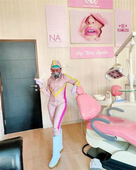 Gaya Nina Agustin Dokter Gigi Apd Yang Stylish Dan Inspiratif