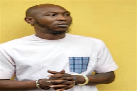 Video Afrobeats Singer Seun Kuti Surrenders To Police In Lagos The