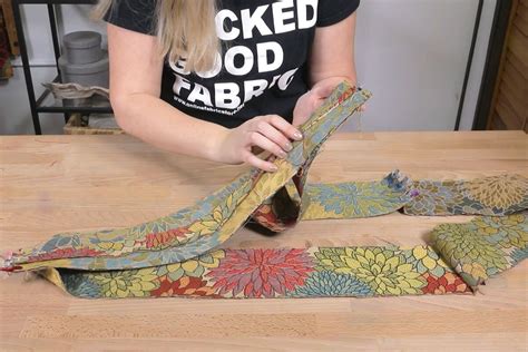 How To Make A Cushion With Piping Ofs Makers Mill Perfect Squares