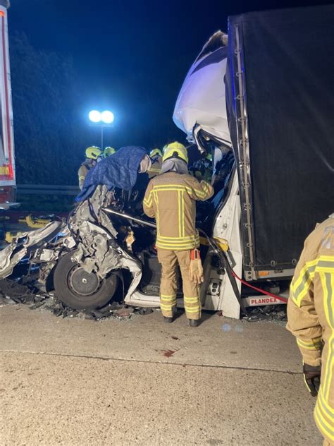 Ein Schwerverletzter Bei Lkw Unfall Auf Der A7 Einsatzbericht