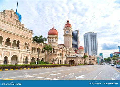 La Arquitectura De La Plaza Merdeka En Kuala Lumpur Imagen Editorial