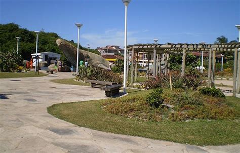 Praça da Baleia Rio das Ostras Veja dicas no Férias Brasil