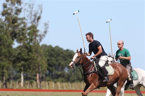 Benjam N Vicu A Da Rienda Suelta A Su Pasi N Por El Polo En Punta Del