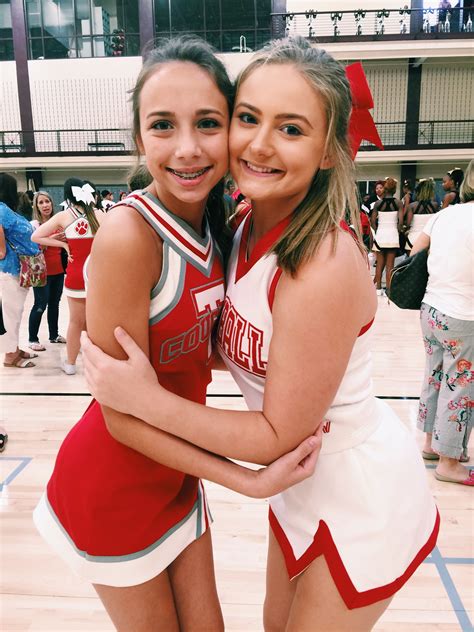 Pin By Nataly 💋 On School Spirit ♡ Cheer Pictures Cute Cheer