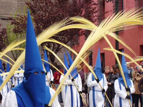 Tradiciones de Semana Santa en Cataluña Somrurals Recursos turísticos