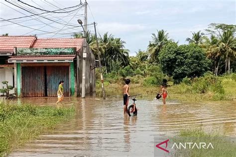 Bpbd Lokasi Di Kota Bengkulu Terendam Banjir Antara News