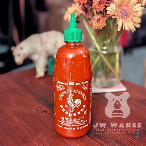 Huy Fong Sriracha Hot Chili Sauce 28 Or 17 Oz Asian Sauce Asian Snack Spicy Etsy