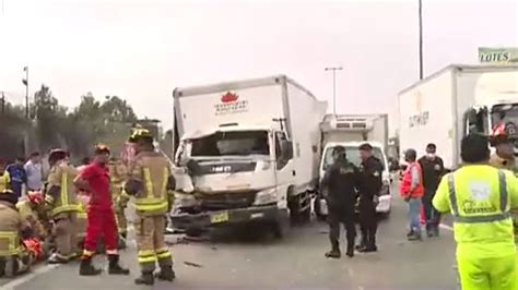 San Juan De Miraflores Accidente Vehicular En La Panamericana Sur Dejó