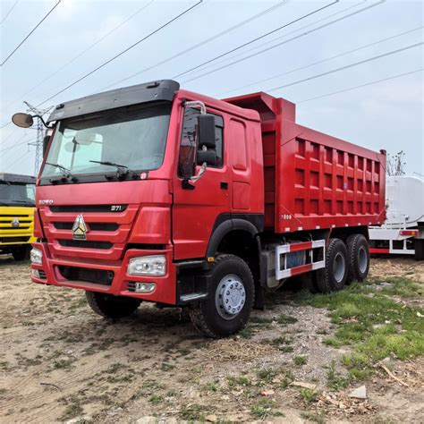 Factory Price Sinotruk HOWO Transport Construction 6X4 10 Wheeler 371HP