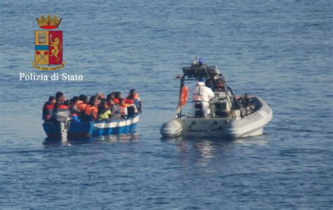 Migranti Sbarcano In 1040 A Palermo Fermati Quattro Scafisti A