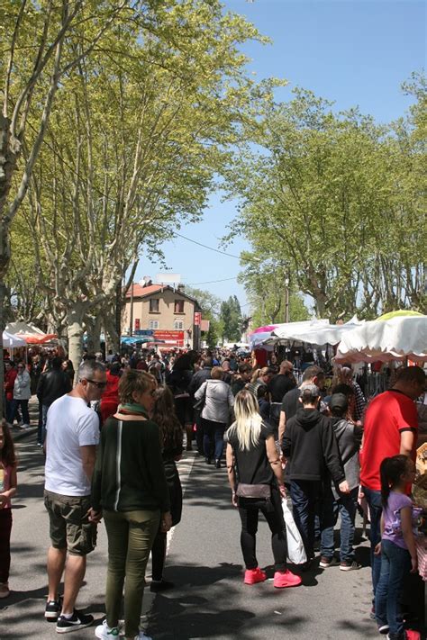 March Et Vogues Commune De Neuville Sur Sa Ne