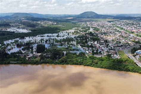 Paraná Homologa Emergência Em 13 Cidades E Oferece Apoio às Famílias