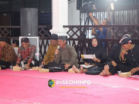 Rangkaian Upacara Adat Jamasan Pusaka Tombak Kanjeng Kyai Upaskabupaten