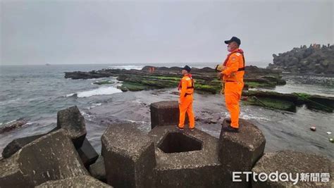 快訊／基隆外木山海域「舢舨翻覆」 1人落水海陸緊急搜救 Ettoday社會新聞 Ettoday新聞雲