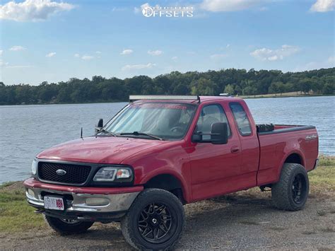 1997 Ford F 150 With 20x12 44 Gear Off Road Ratio And 33 12 5R20 Venom