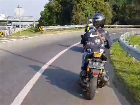 Pemudik Motor Asal Subang Masuk Tol Cikampek Ikut Google Map Okezone