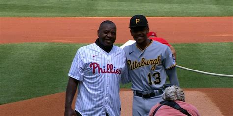 Charlie Hayes throws first pitch to Ke'Bryan Hayes