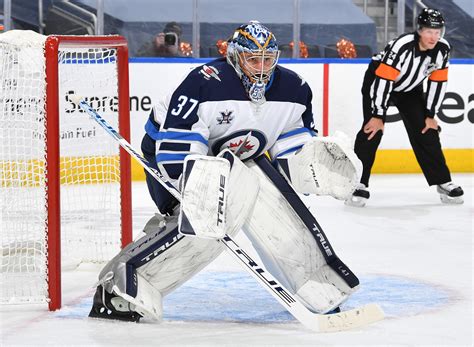 Winnipeg Jets Looking for a Bounceback Season From Hellebuyck