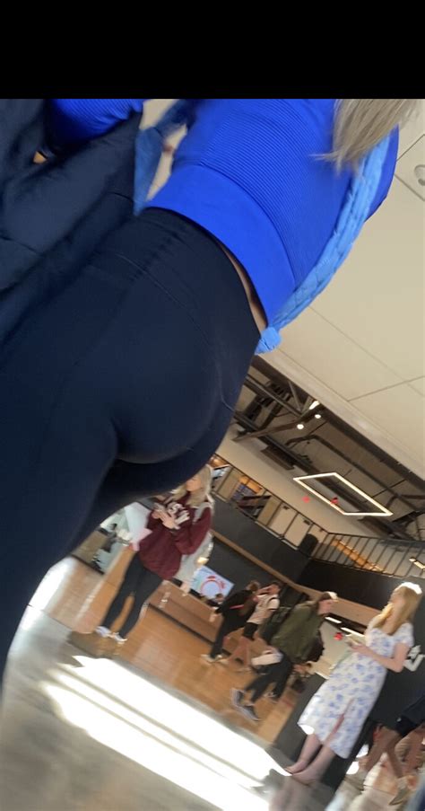 Blonde Sl Getting Her Coffee Oc Spandex Leggings Yoga Pants Forum