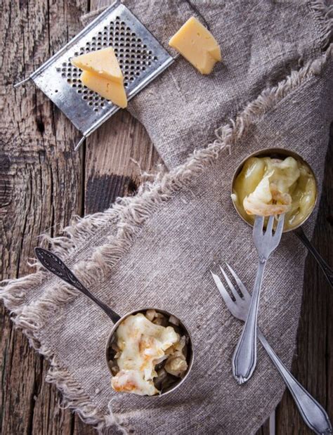 Premium Photo Hot Appetizer With Cheese