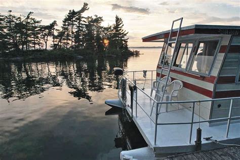 Houseboat Holidays Tour The Thousand Islands In Style Houseboat Magazine