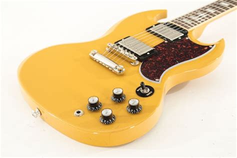 Gibson SG Standard Limited Edition in Gloss Yellow with T-Type Pickups ...