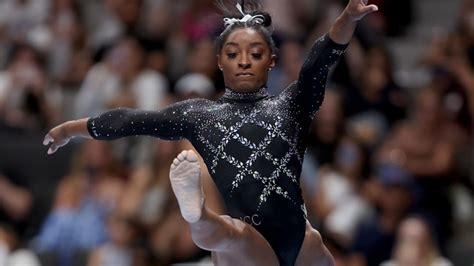 Simone Biles Height How Tall Is The American Gymnast