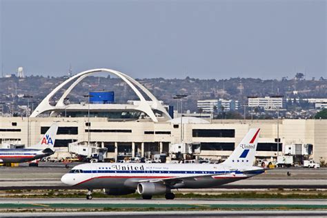 The History Of United Airlines' Livery - Simple Flying