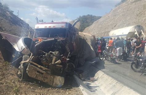 Accidente Entre Varios Vehículos Deja Un Muerto Y Tres Heridos En Azua