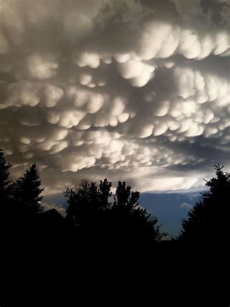 Mammatus clouds after a storm : Outdoors