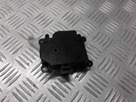 SILNICZEK NAGRZEWNICY TOYOTA AVENSIS T25 063700-8680 063700-8680 za 350 ...