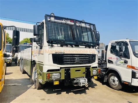 Sinotruk Howo X Off Road Anti Riot Road Wrecker Tow Truck With Crane