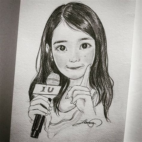 참이슬 🙈 아이유 Iu 팬아트 Uaena Dlwlrma Pencil Doodle Character Characterdesign Idol Drawing