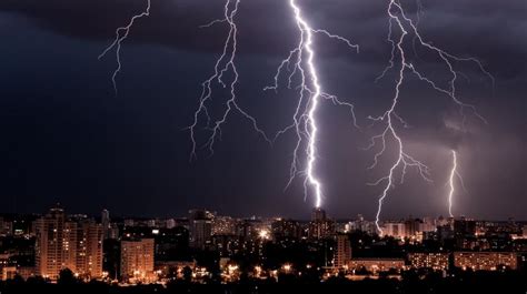 Tormenta eléctrica mortal: los rayos mataron a 20 personas en 24 horas ...