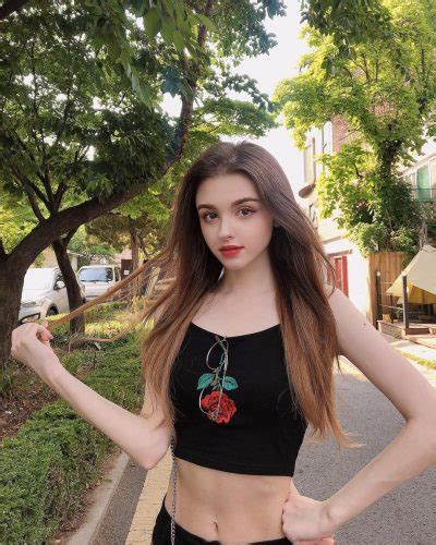 Elina Karimova Official Website Vlogger Influencer And Creator