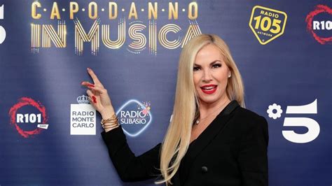 Capodanno In Musica 2023 Con Federica Panicucci Il Cast