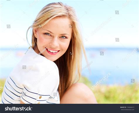 11,719,507 Attractive young woman Images, Stock Photos & Vectors ...