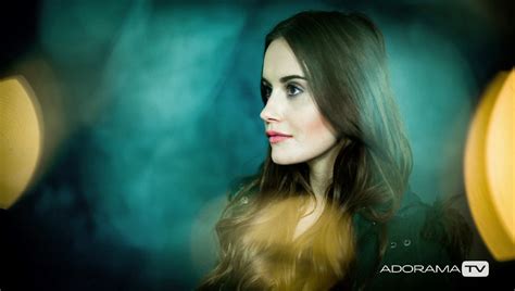 How To Add Front Bokeh To A Portrait Using Christmas Lights Petapixel