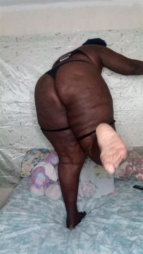 BBW With Big Ass And Feet 6 Nude Pics XHamster