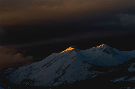 dark peak images    freepik