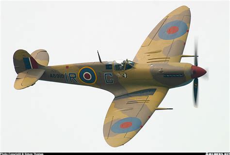 Asisbiz Airworthy Spitfire Warbird RCAF 416Sqn IRG AB910 02