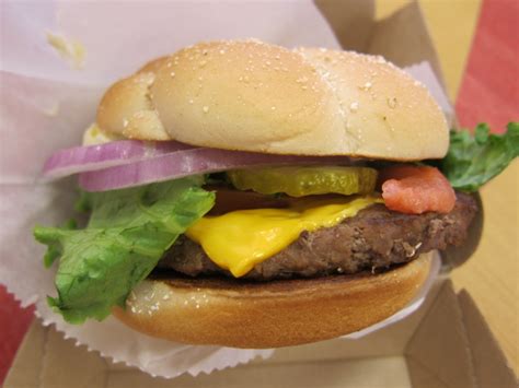 Review: McDonald's - Deluxe Quarter Pounder | Brand Eating