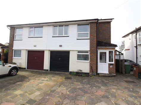 3 Bed Semi Detached House For Sale In Beverley Road Worcester Park Kt4