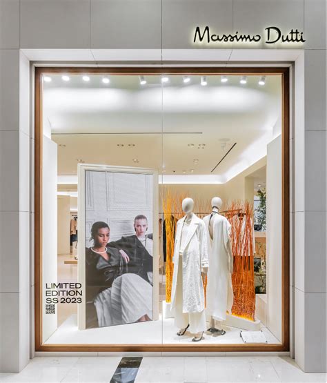 Paper Massimo Dutti Opening Korea