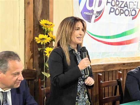 Comunali Velletri Clorinda Ricci Forza Del Popolo Si Presentata