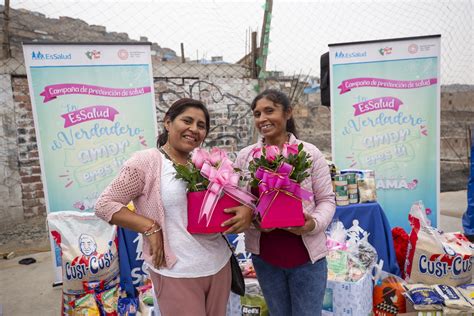 San Juan De Lurigancho EsSalud Entrega Donativos Y Realiz Flickr